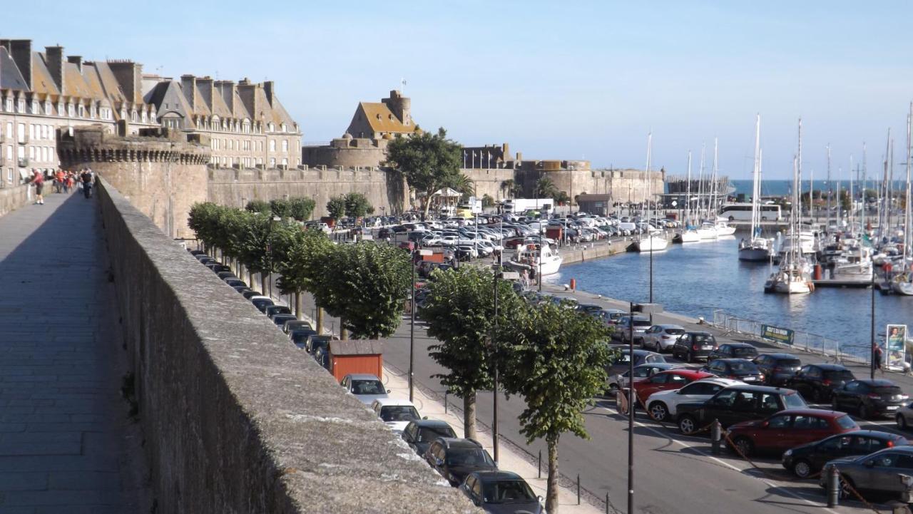 Appartement T2 ,Parking Prive,Terrasse, 10 Mns A Pieds De La Cite Corsaire Et Ses Plages Saint-Malo Eksteriør bilde