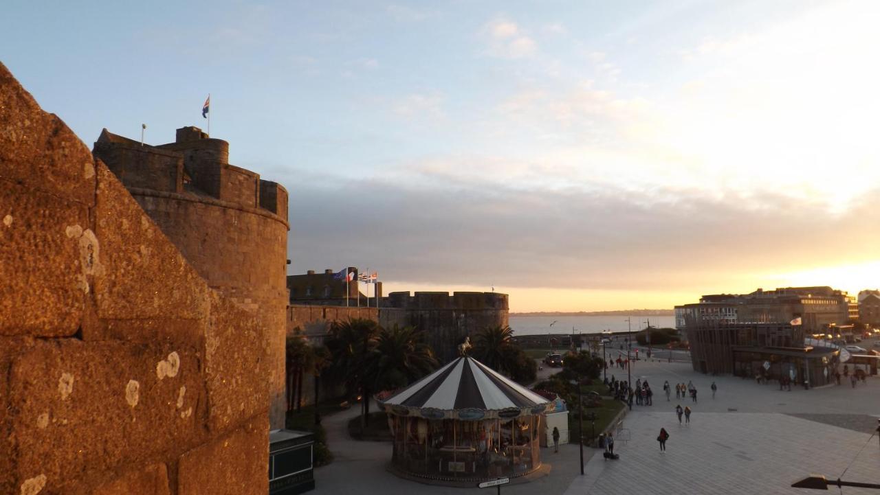 Appartement T2 ,Parking Prive,Terrasse, 10 Mns A Pieds De La Cite Corsaire Et Ses Plages Saint-Malo Eksteriør bilde